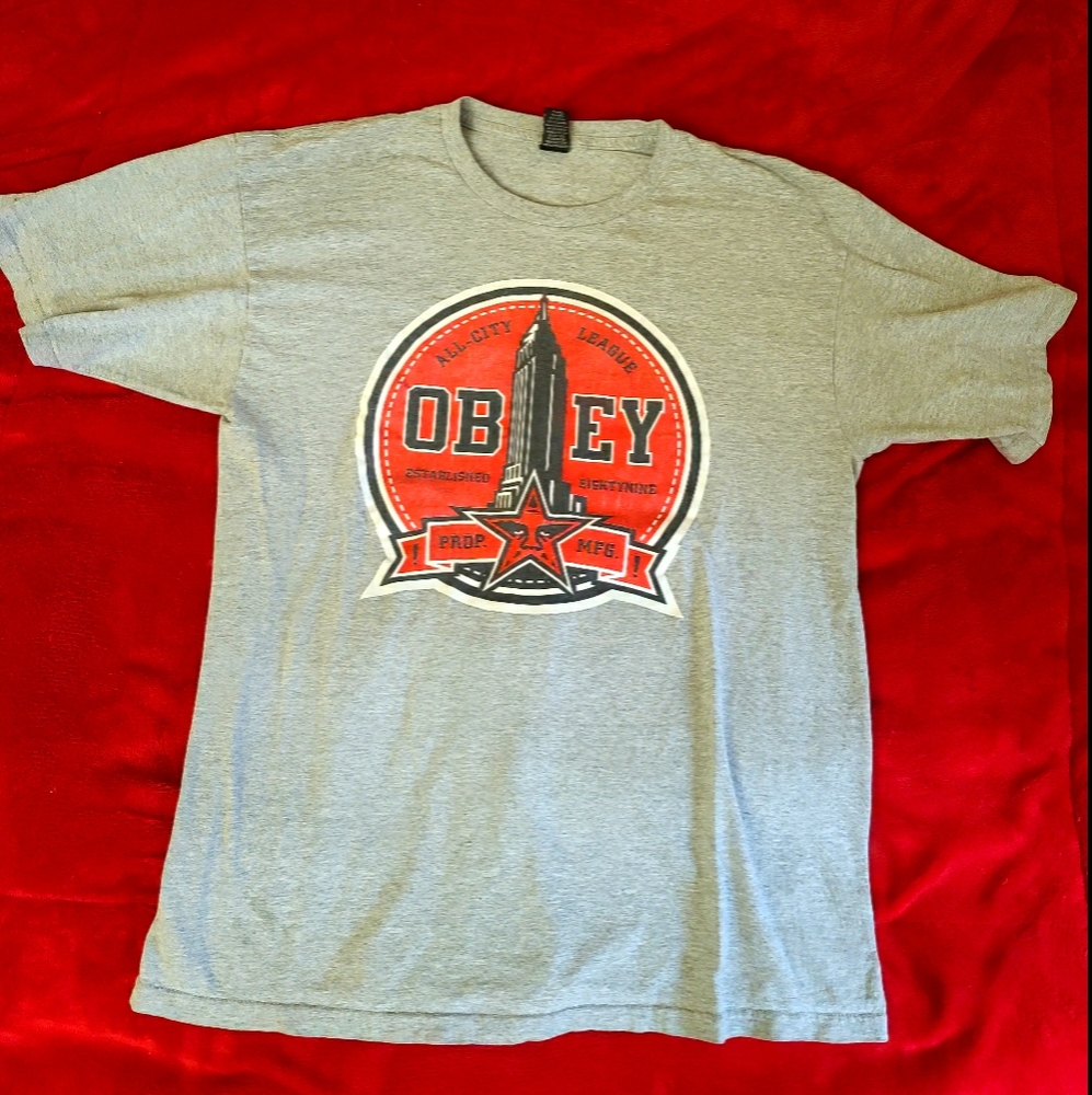 OBEY LARGE T SHIRT (L) RED GRAY